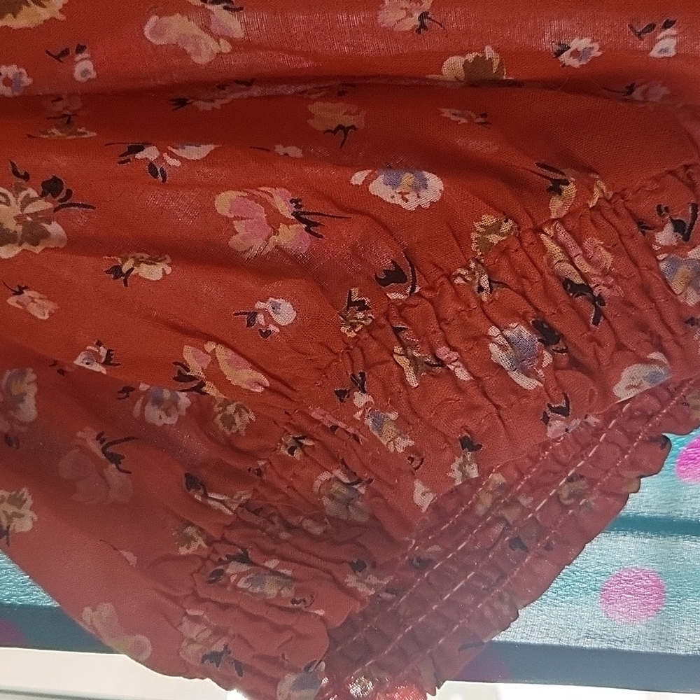 Lightweight Floral Ruffle Top - Picture 3 of 5
